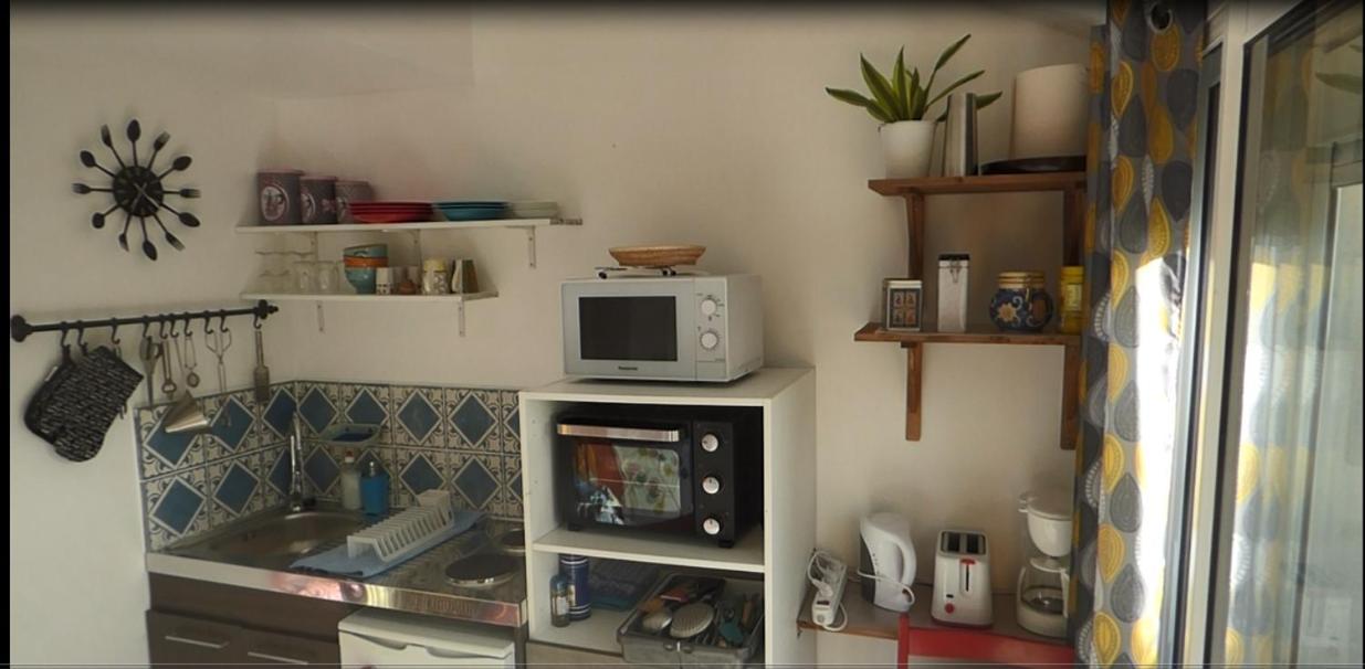 Apartment Climatise, Independant Avec Baie Vitree Et Jolie Terrasse *